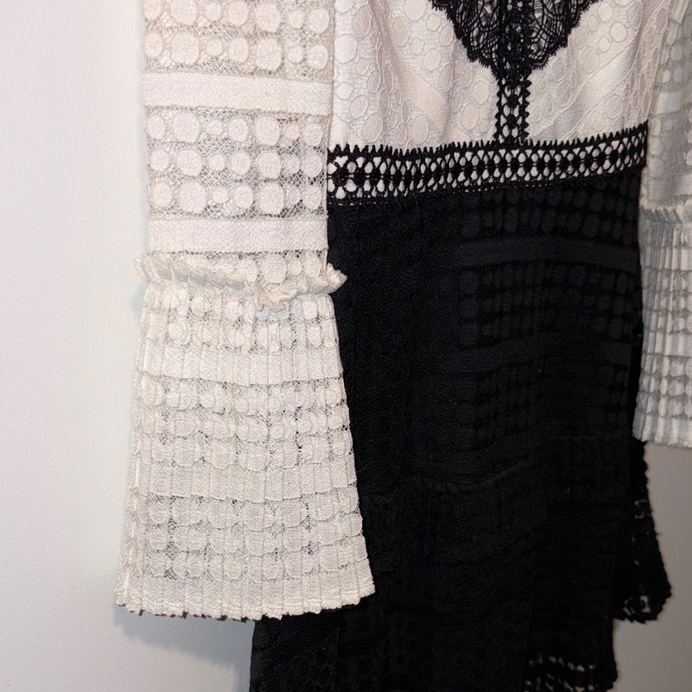 Gianni Bini Black and White Textured Long Sleeve Dress - Picture 2 of 6
